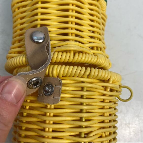 Pineapple Wicker Wine Basket Gift Holder - Picture 3 of 5